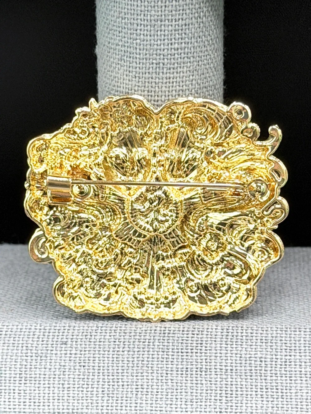 Unmarked enamel rhinestone